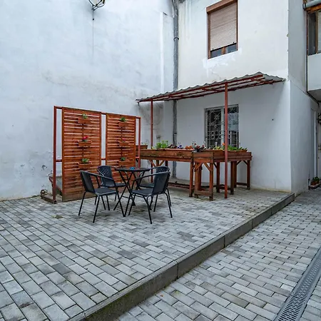 Holiday Cazare Brasov Апартаменты *