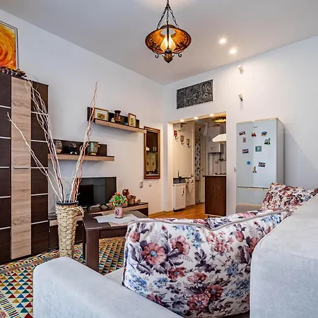 Holiday Cazare Brasov Апартаменты *